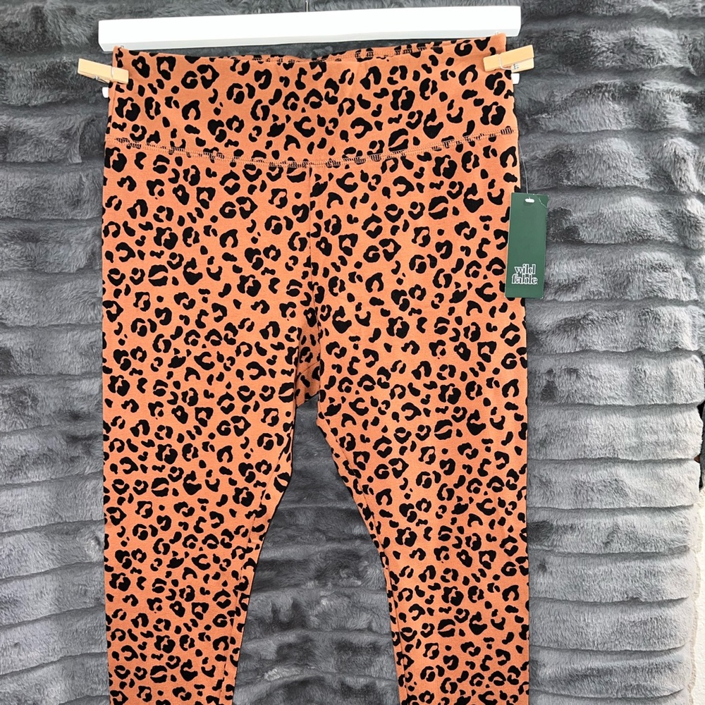 Wild fable leopard leggings